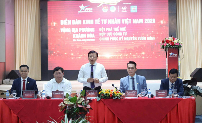 Phó Chủ tịch UBND tỉnh Khánh Hòa Lê Huyền phát biểu tại Phiên đối thoại