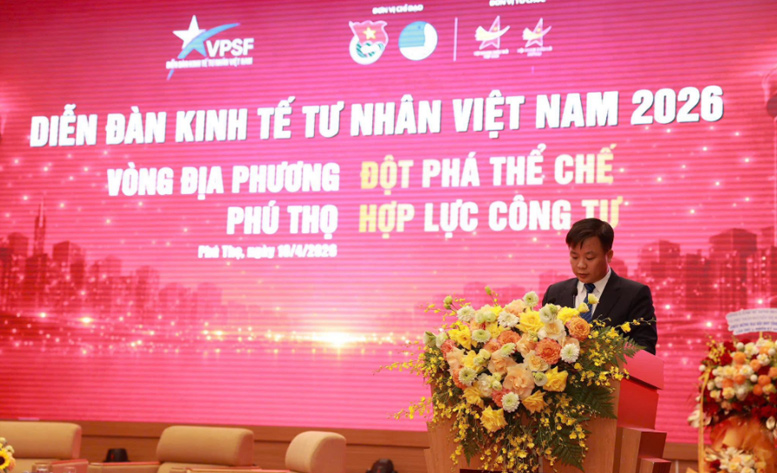 Đại diện doanh nghiệp trình bày quan điểm tại diễn đàn