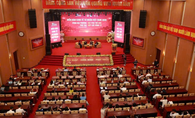 Toàn cảnh diễn đàn kinh tế tư nhân tại địa phương thứ hai trong khuôn khổ VPSF 2026