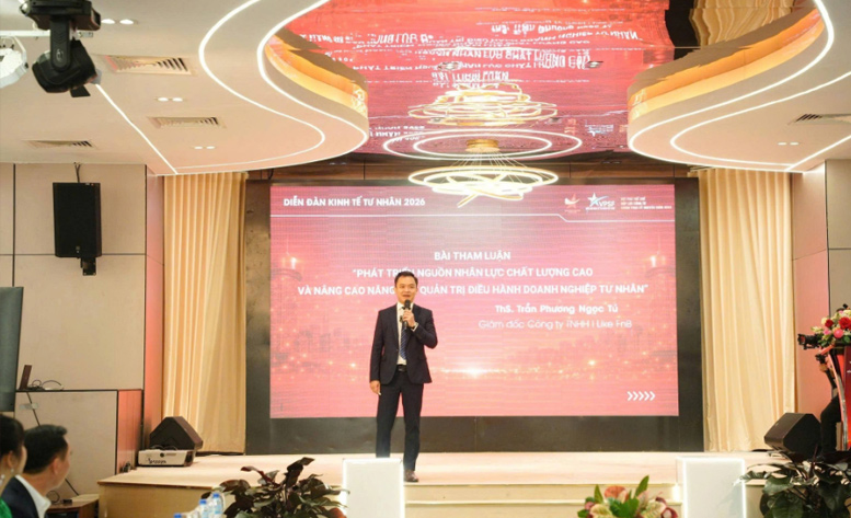 Đại diện doanh nghiệp phát biểu những khó khăn về phát triển nhân lực