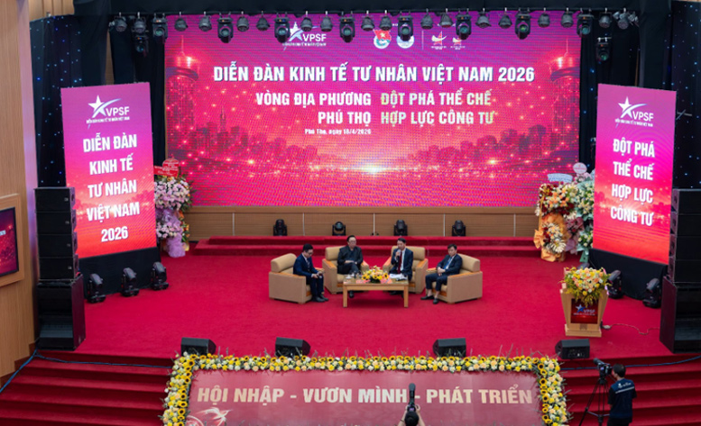 Các đại biểu trao đổi về việc tiếp cận tín dụng và nguồn vốn sản xuất kinh doanh